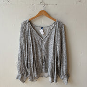 SIZE XL | Dainty Floral Top