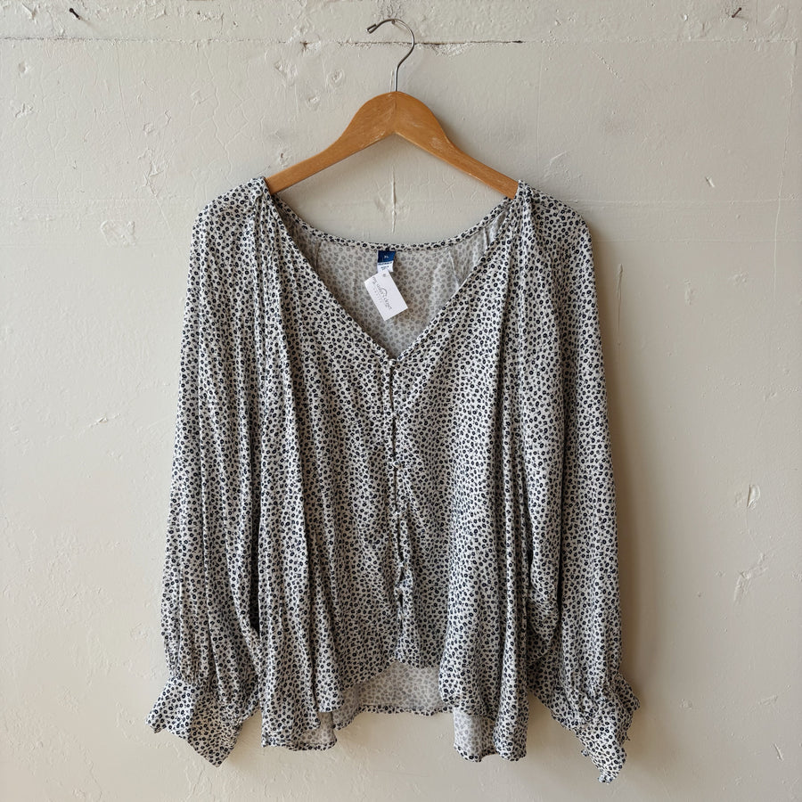SIZE XL | Dainty Floral Top