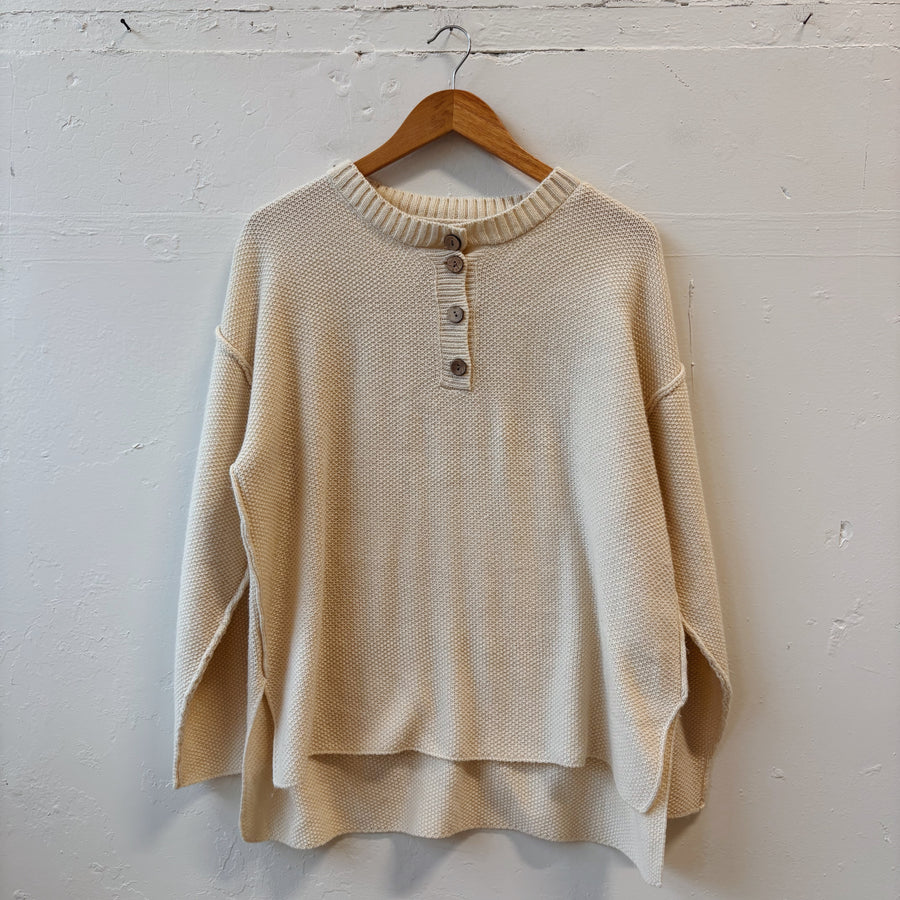 SIZE XL | Cream Light Sweater