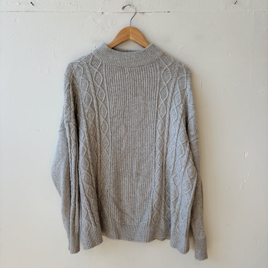 SIZE XL | Gray Sweater