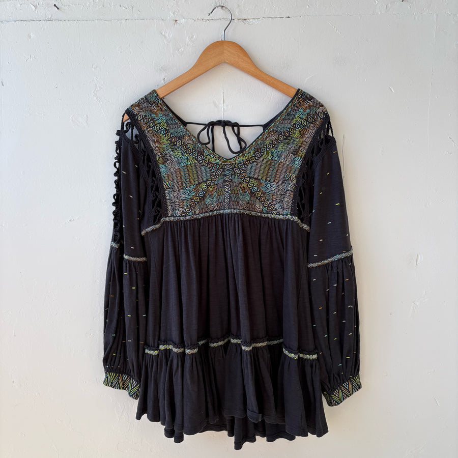 SIZE XS | Free People Detailed Top