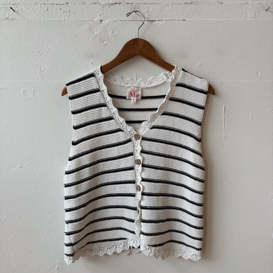 SIZE L | Black Striped Button Up