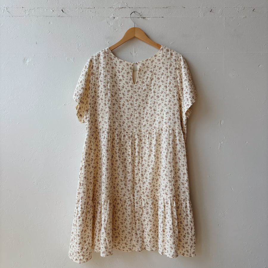 SIZE 1X | Neutral Floral Dress