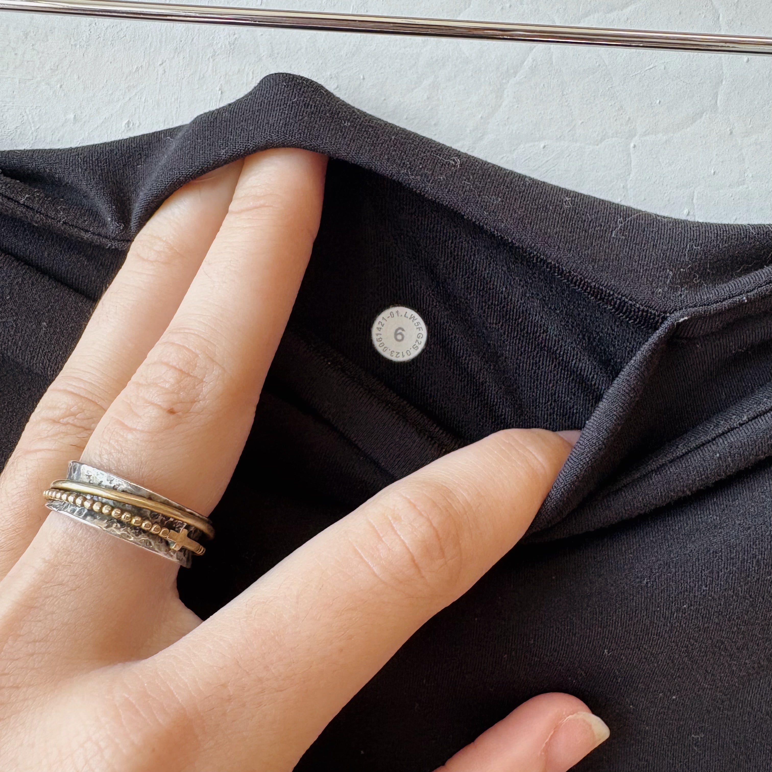 SIZE 6 | Lululemon Flare Leggings