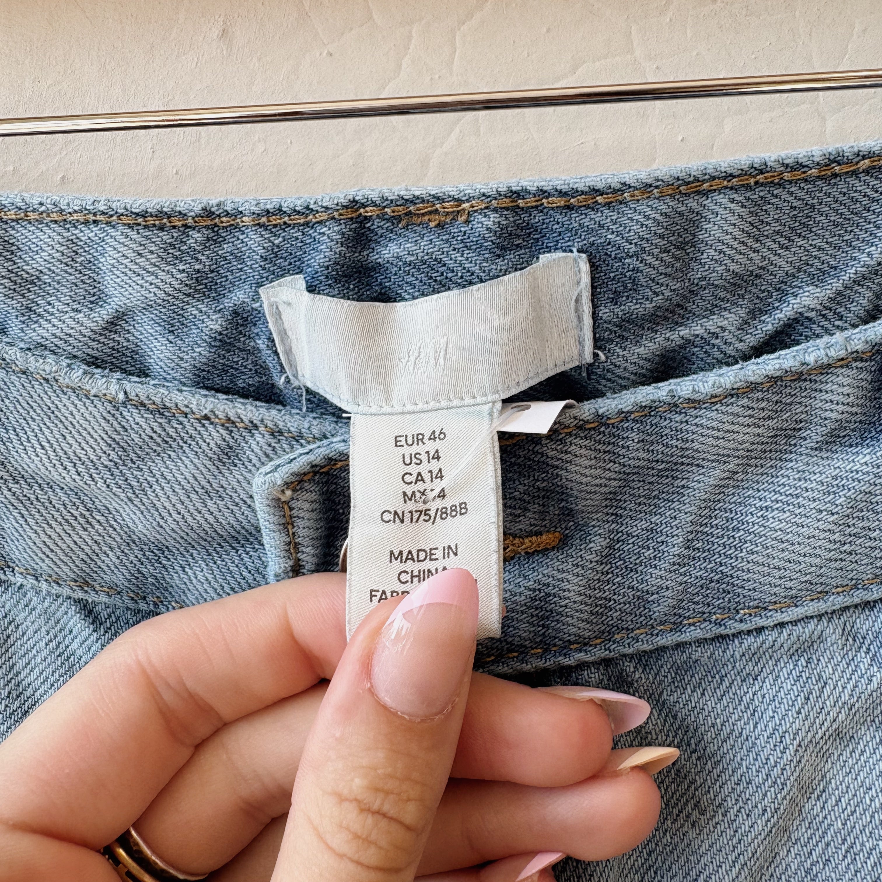 SIZE 14 | Light Wash Jeans