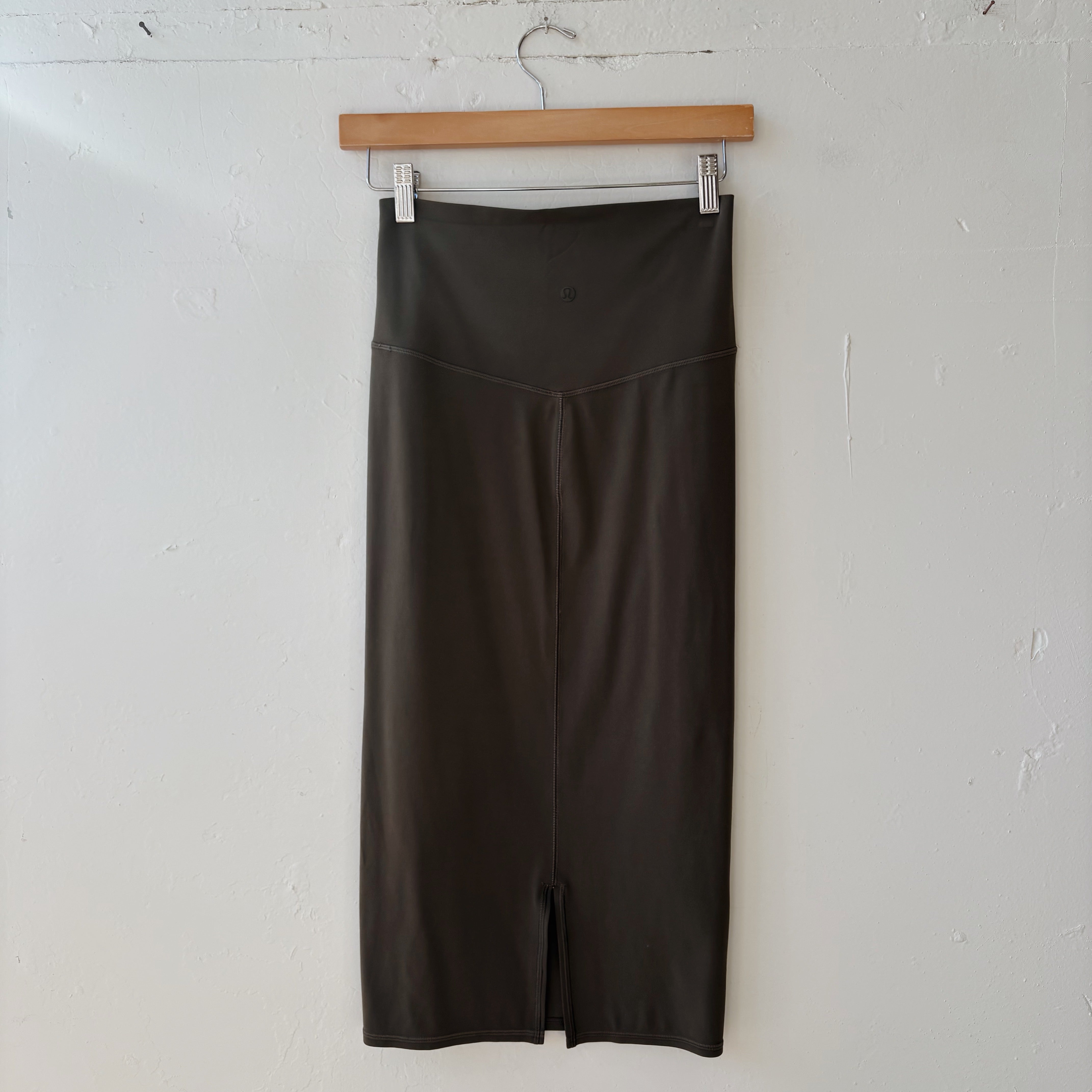 SIZE 6 | Lululemon Green Skirt