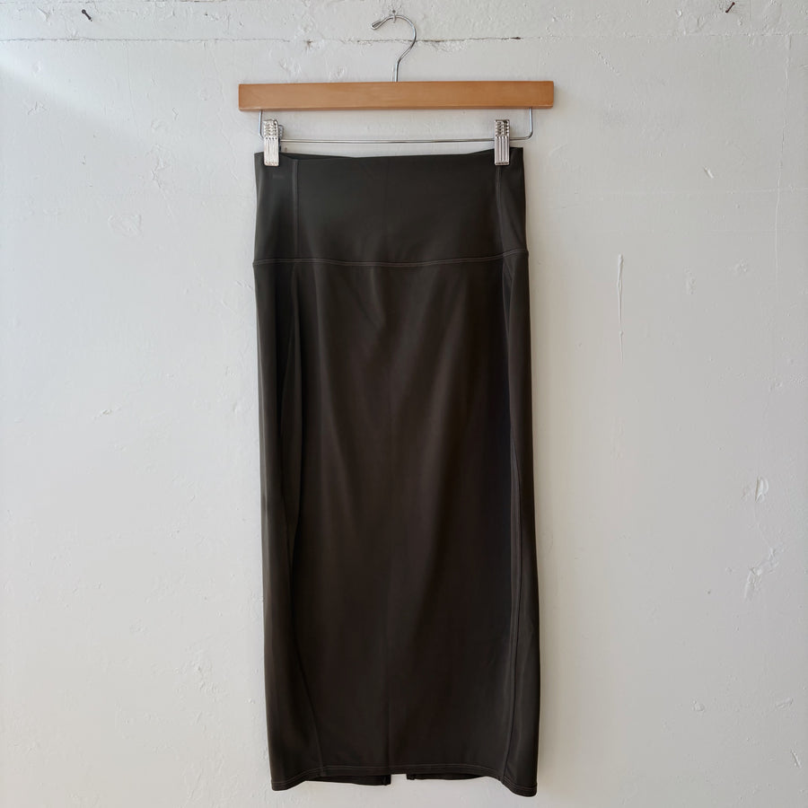 SIZE 6 | Lululemon Green Skirt