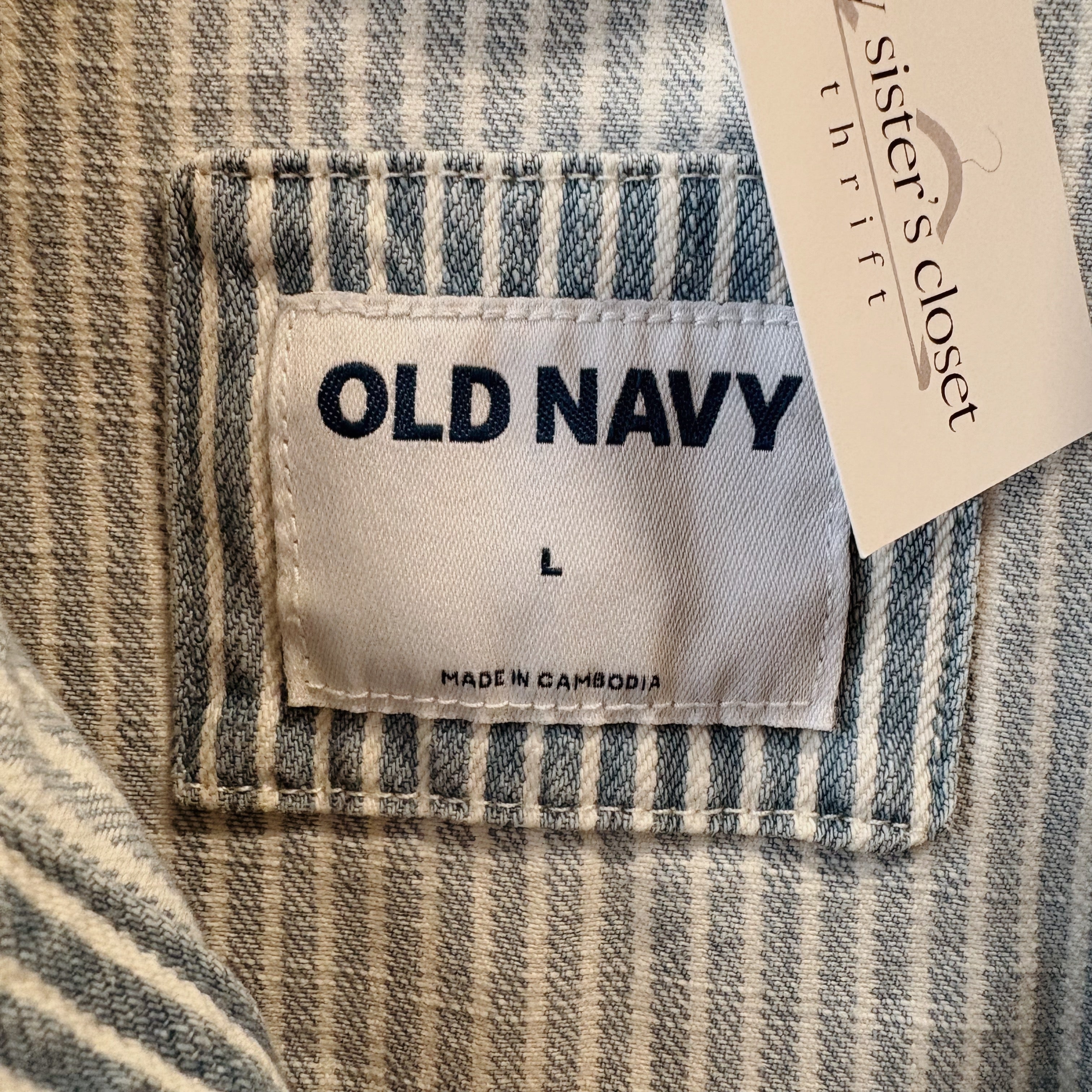 SIZE L | Striped Button Up