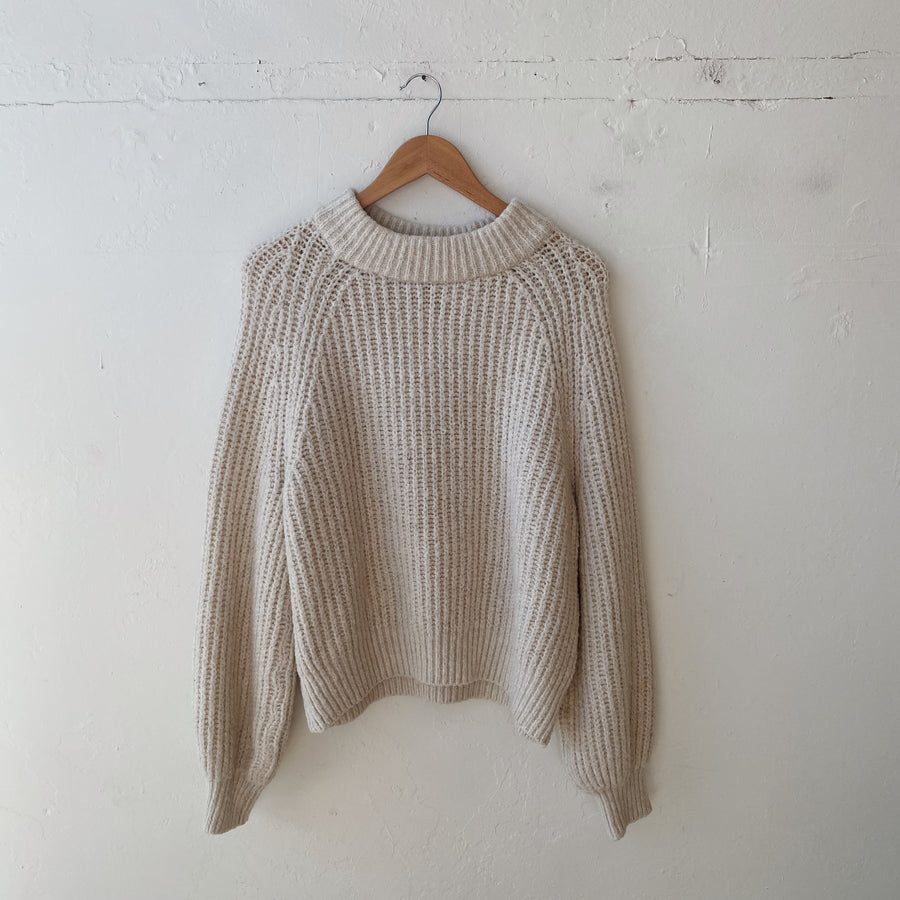 SIZE M | White Sweater
