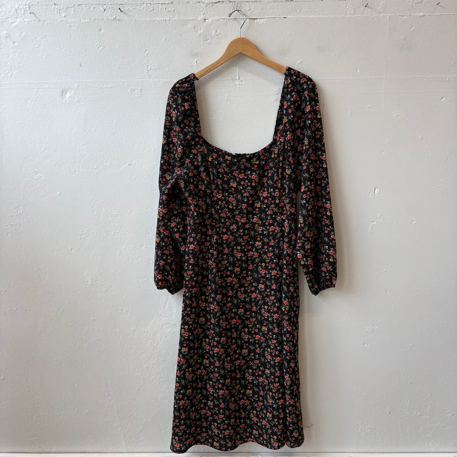 SIZE XL | Black Floral Dress