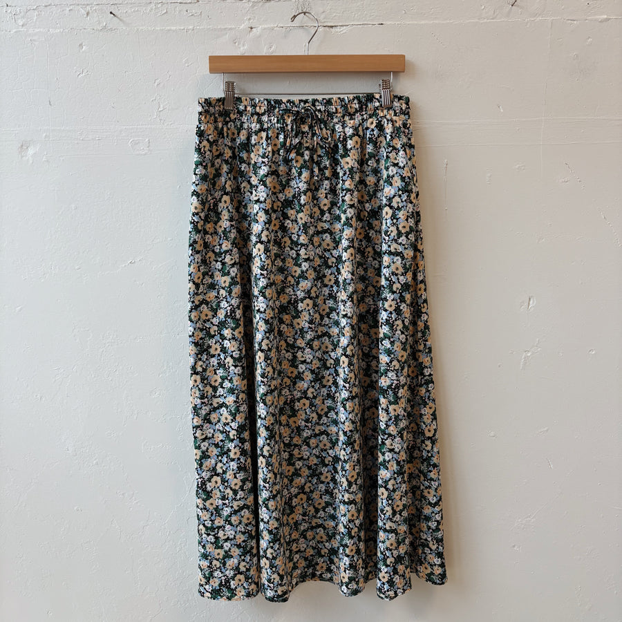 Size XL | Floral Skirt