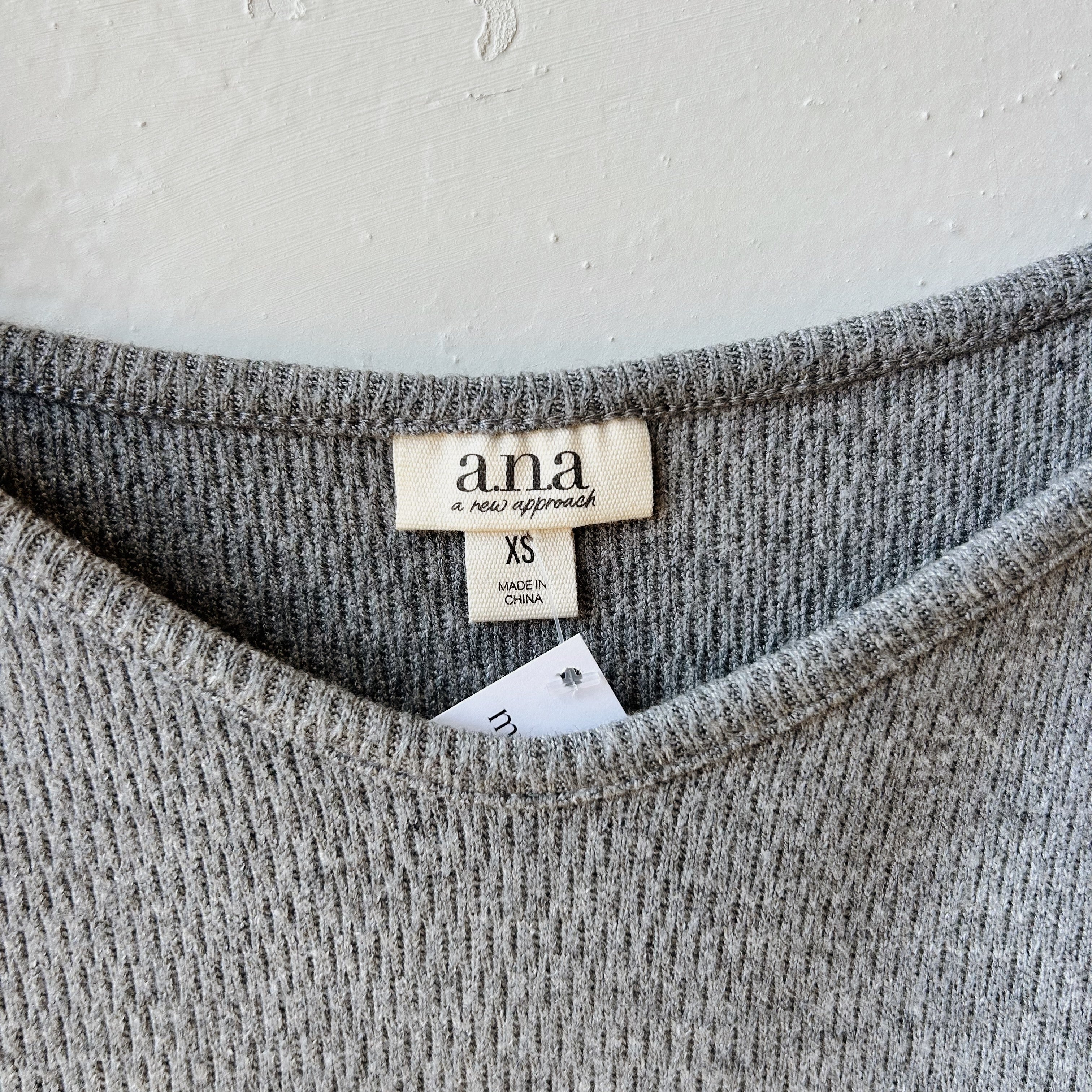 SIZE XS | Gray Pouf Sleeve Top