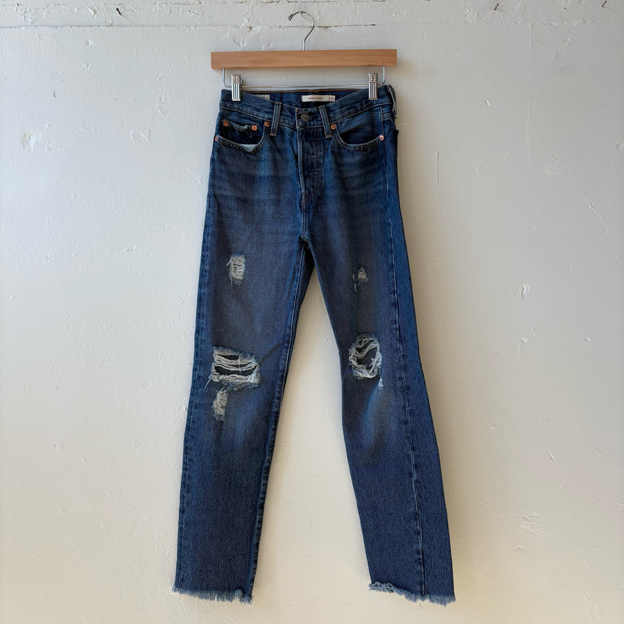 SIZE 24 | Levi’s Straight Jeans