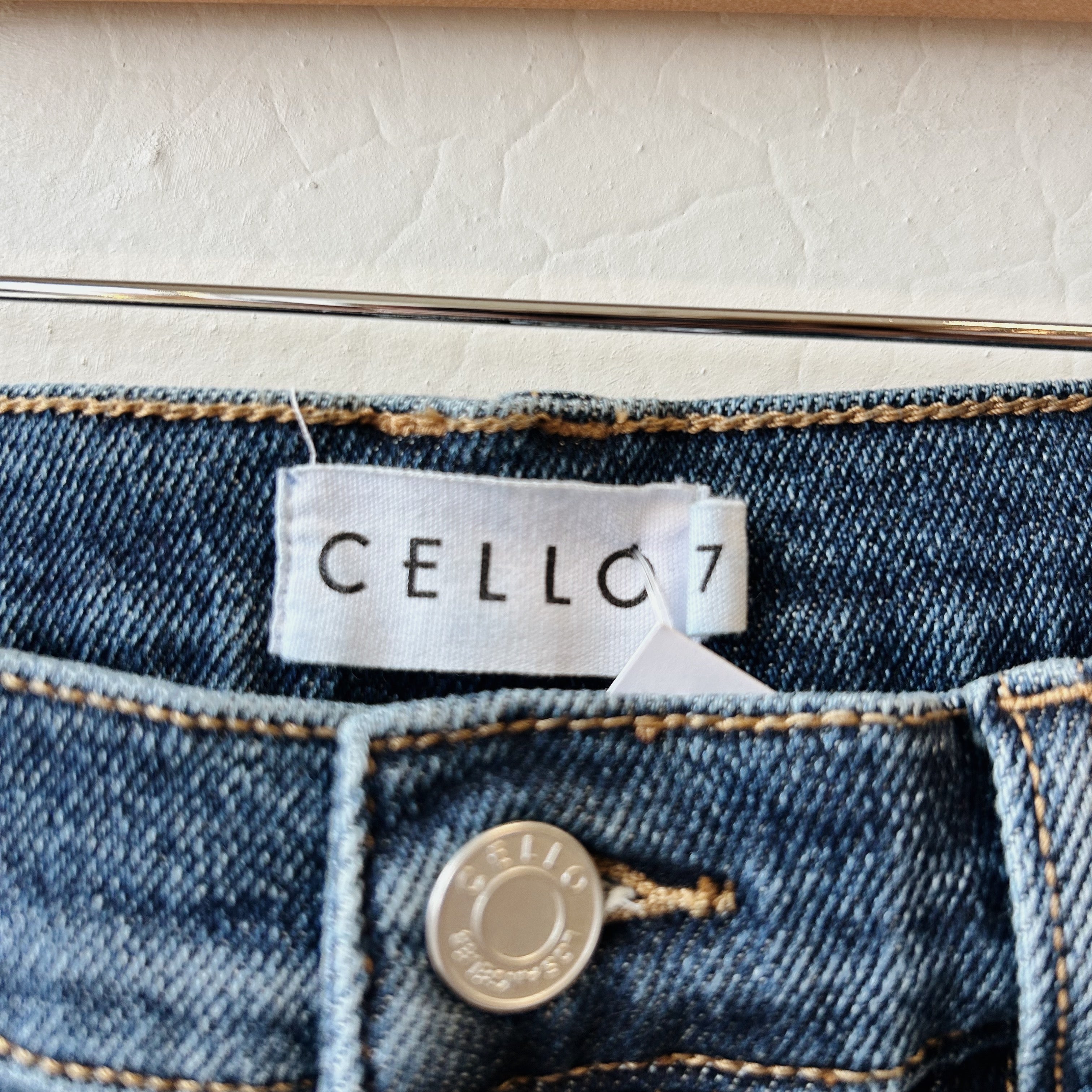 SIZE 7 | Distressed Denim Jeans