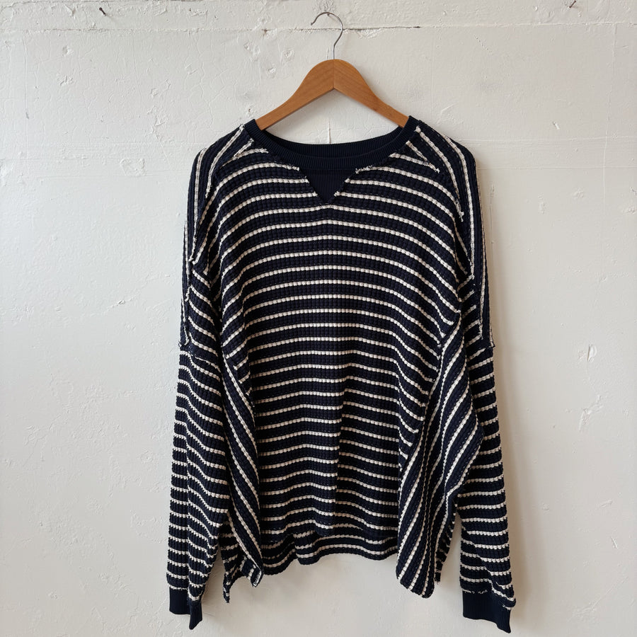 SIZE M | AE Navy Striped Top