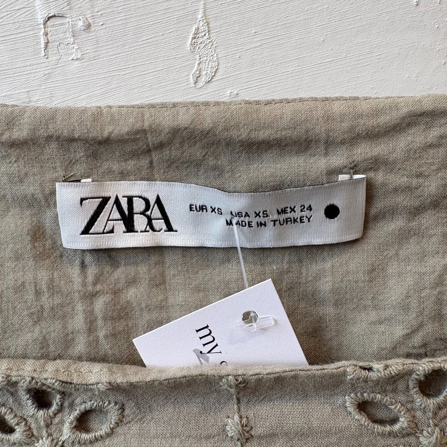 SIZE XS | Zara Eyelet Tank Top