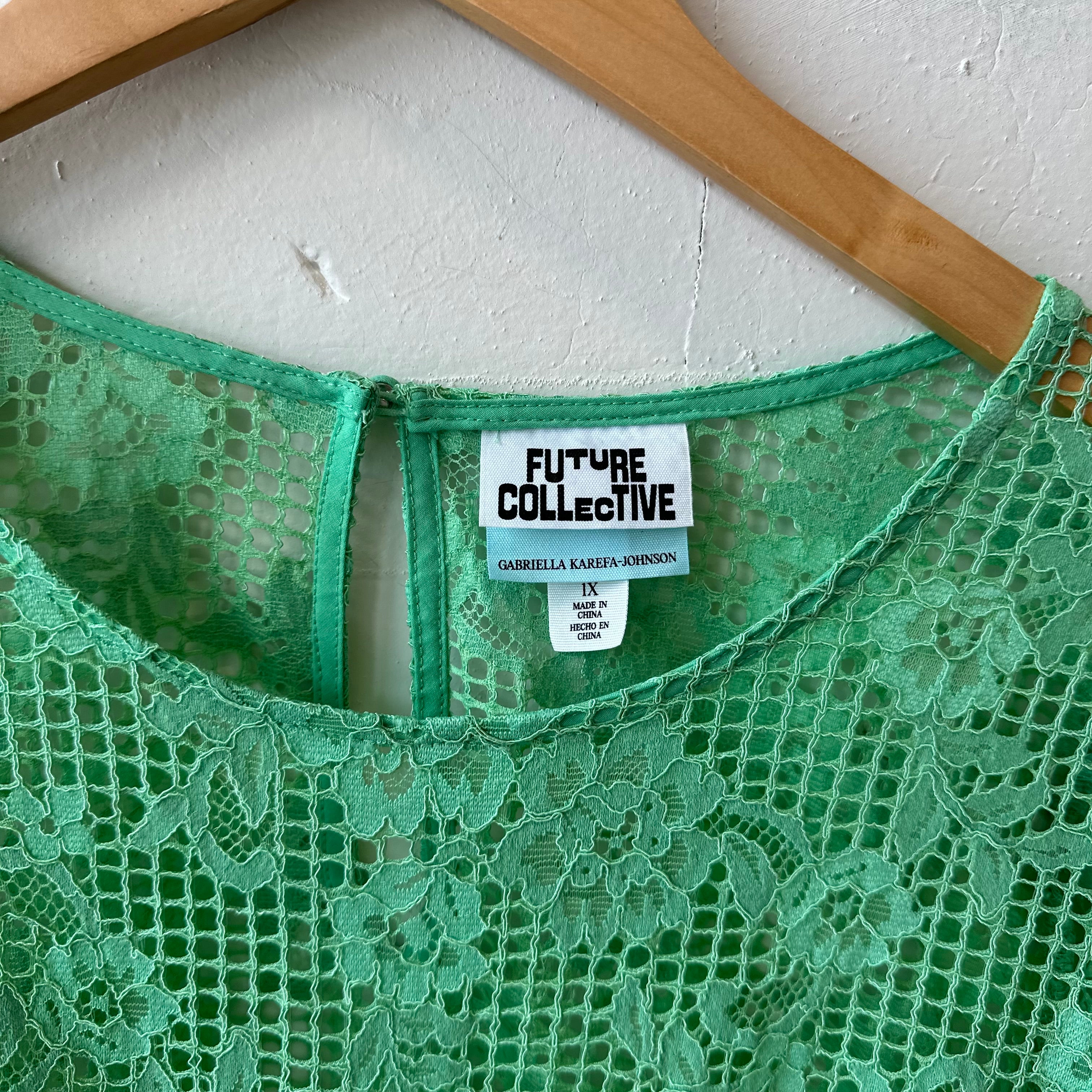 SIZE 1X | Green Lace Cropped Shirt