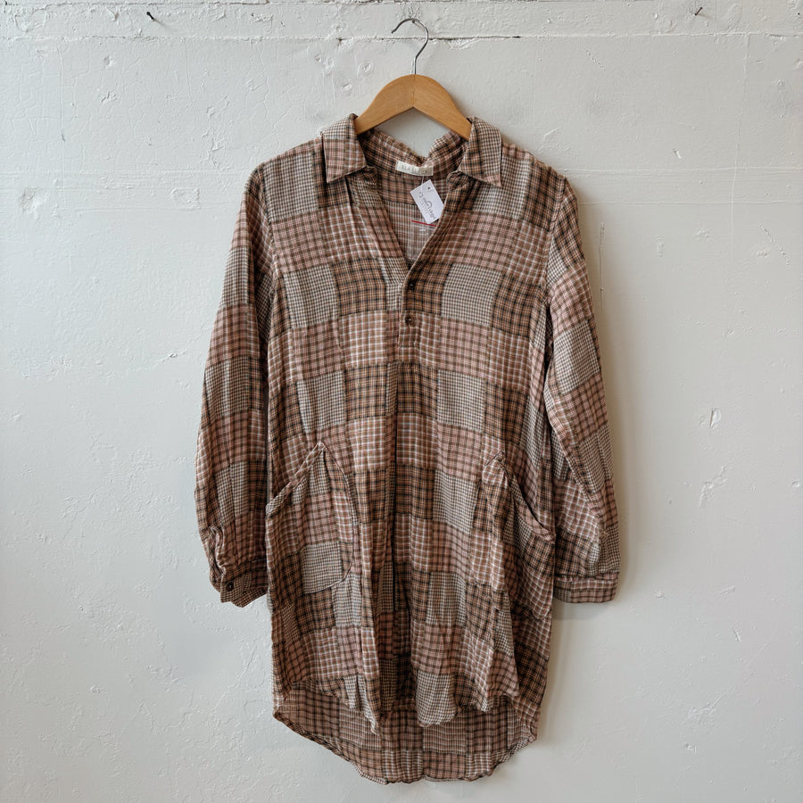 SIZE S | Long Plaid Button Down