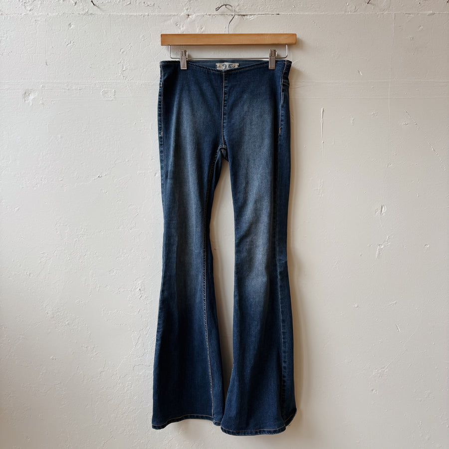 SIZE 25 | Free People Flare Jeans
