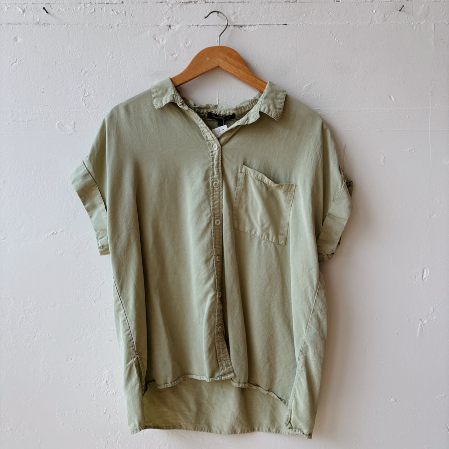 SIZE XL | Green Button Up