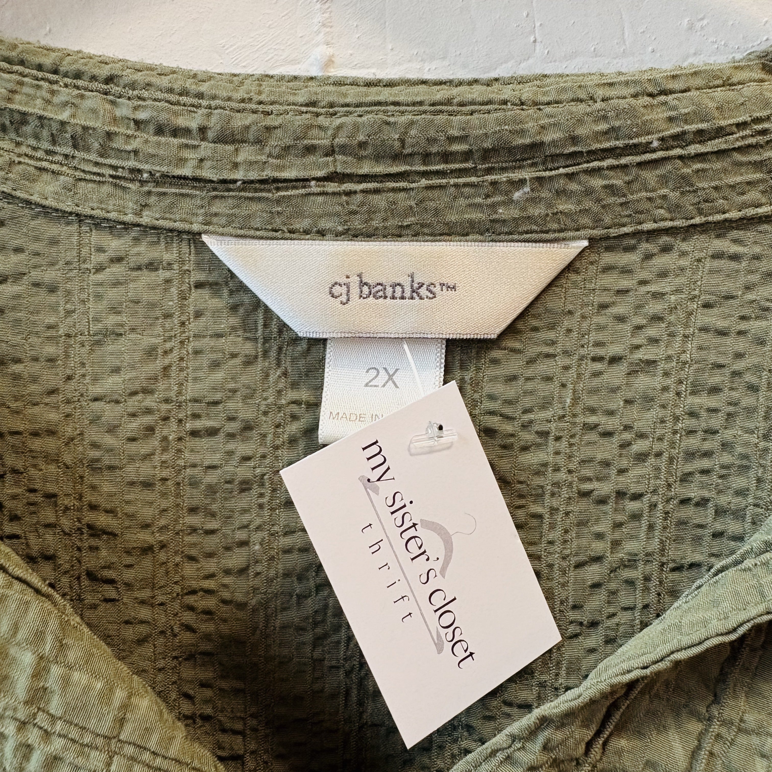 SIZE 2X | Green Button Up
