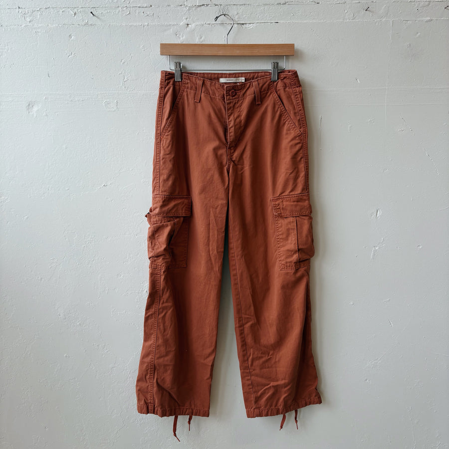 SIZE 26 | Levi Cargo Pants