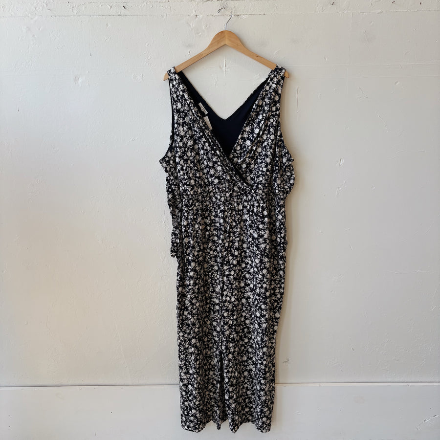 SIZE 3X | Navy Floral Jumpsuit