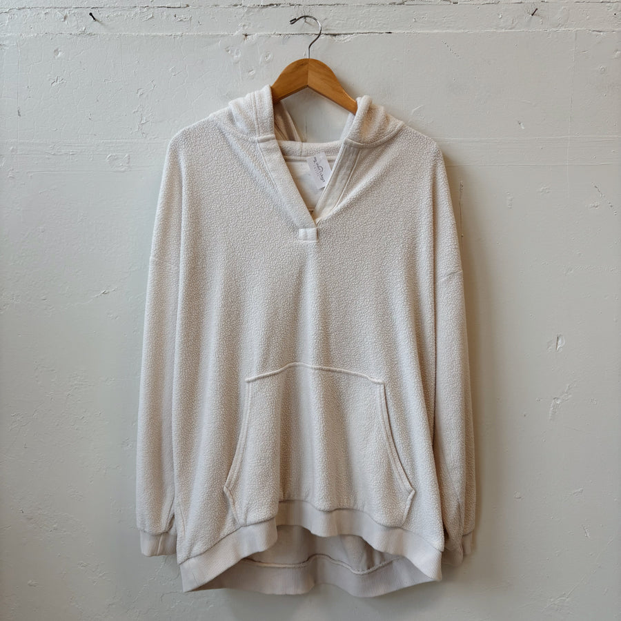 SIZE L | White Aerie Top