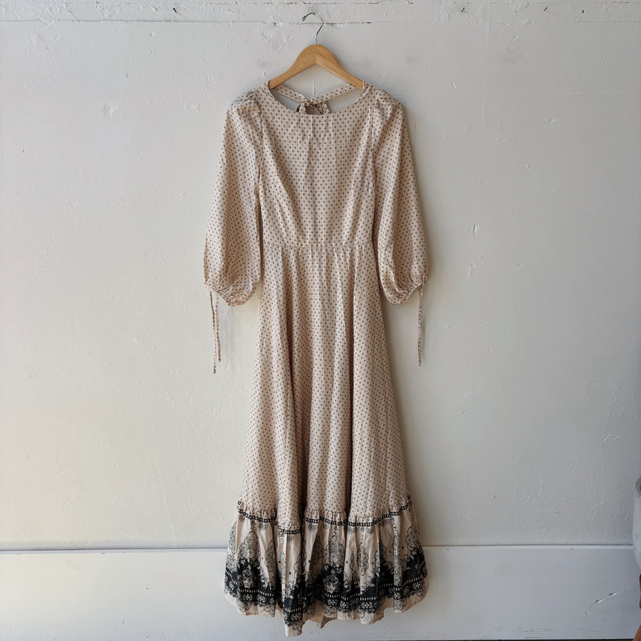 SIZE XS | Cream Patterned Dress