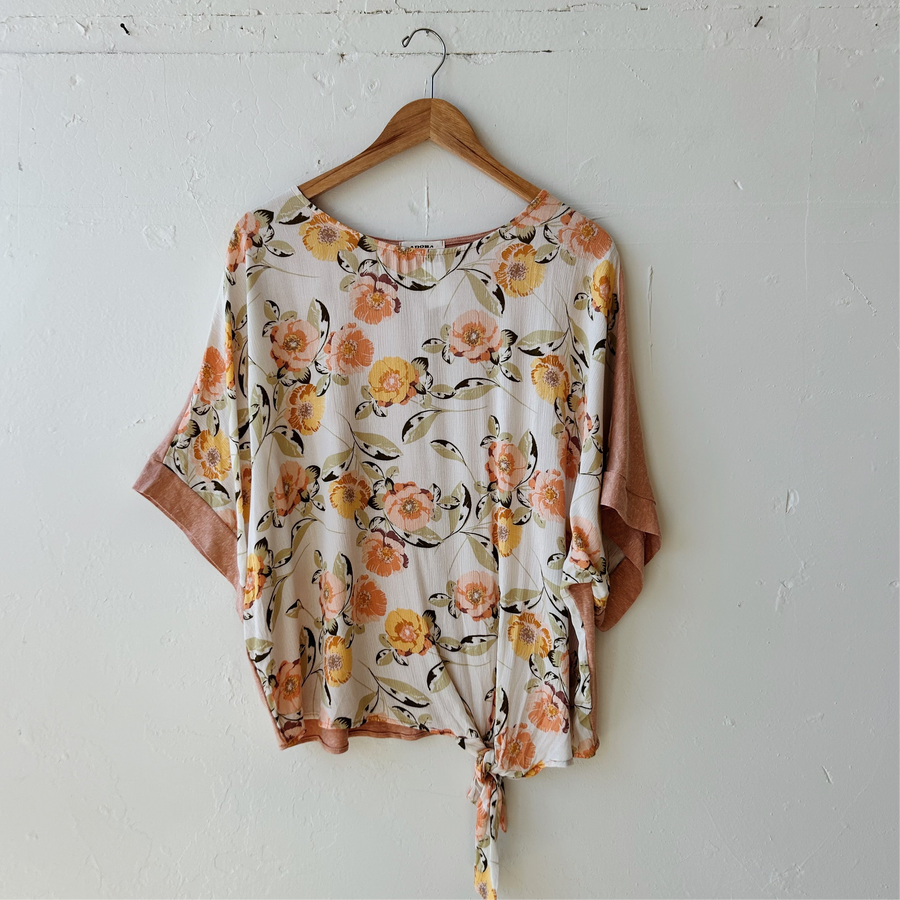 SIZE S | Floral Front Tie Top
