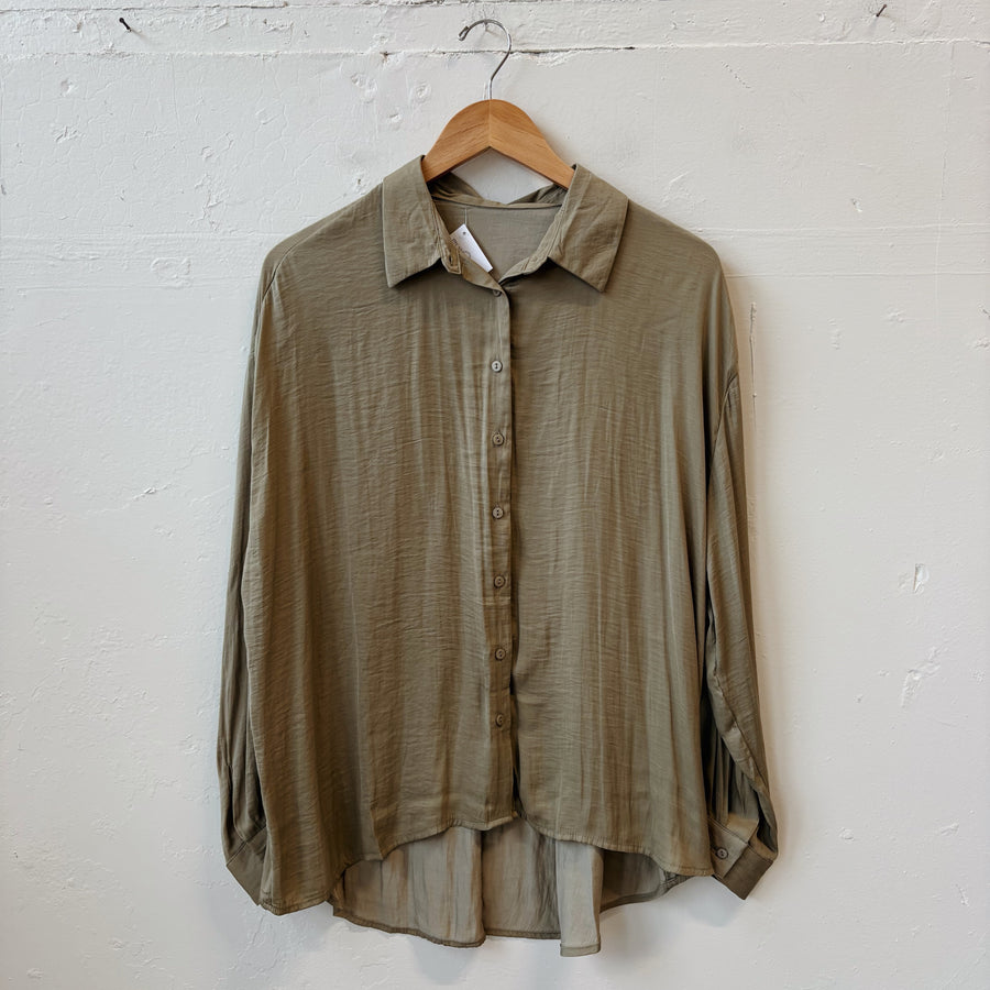 SIZE 2XL | Green Button Up