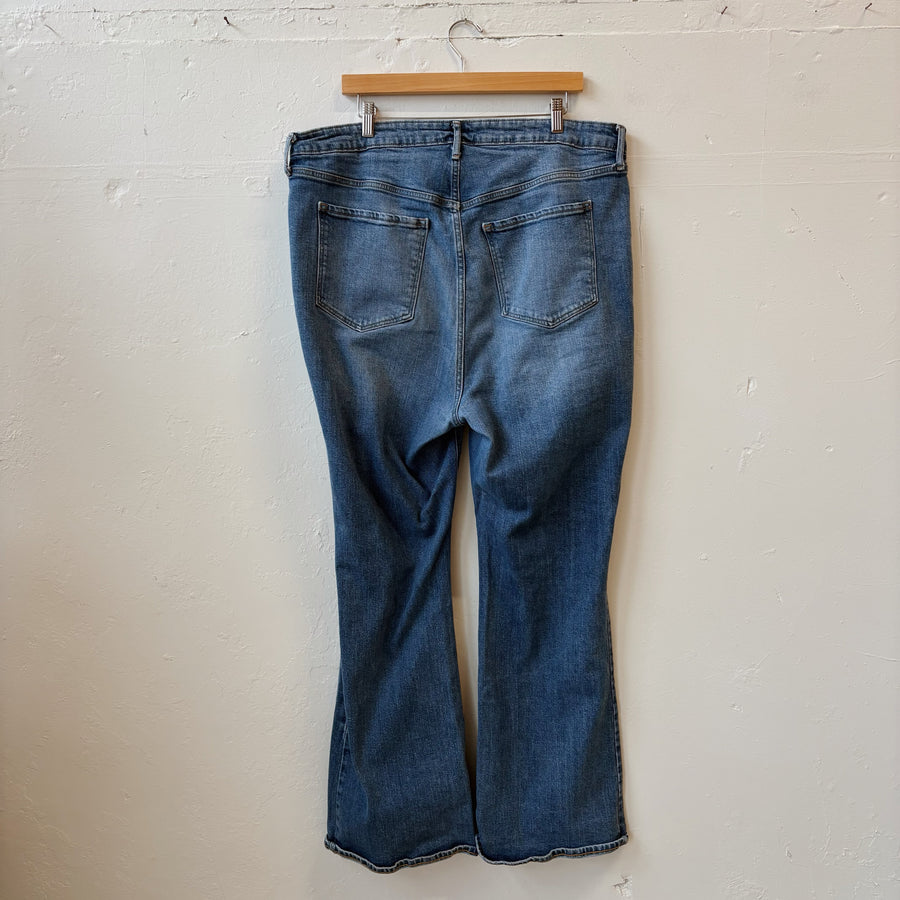 SIZE 18 | Flare Jeans