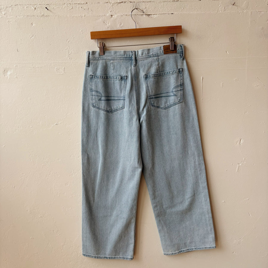 SIZE 6 | AE Light Jeans