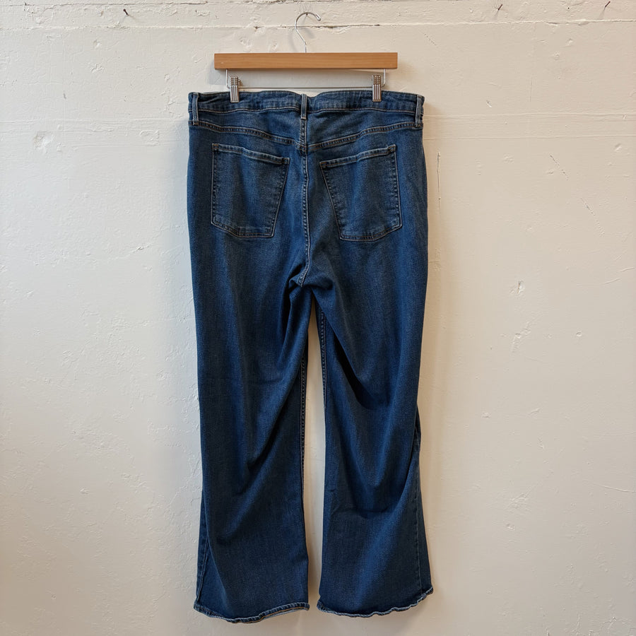 SIZE 20 | Long Wide Leg Jeans