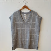 SIZE XL | Gray Sweater Vest