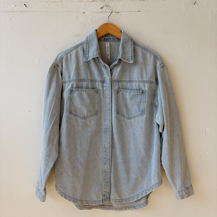SIZE XS | Denim Button Up