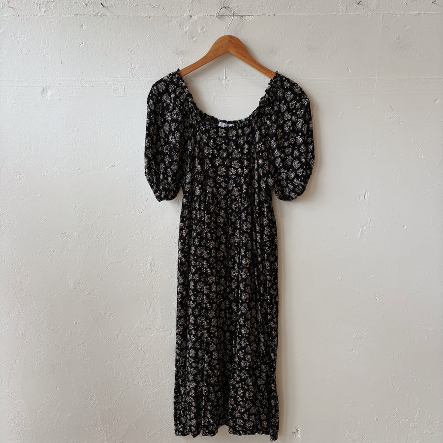 SIZE M | Boutique Black Dress