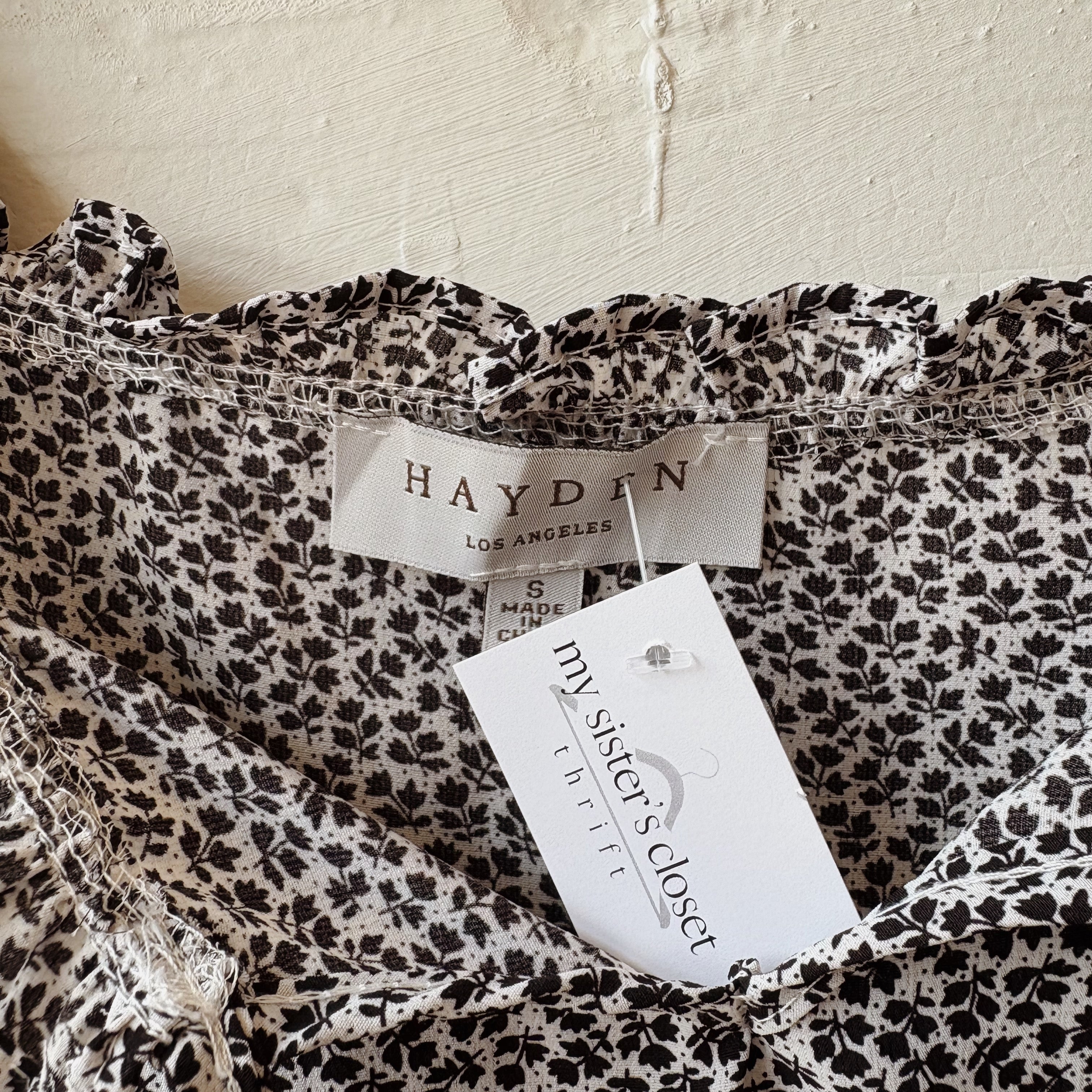 SIZE S | Black and White Floral Top