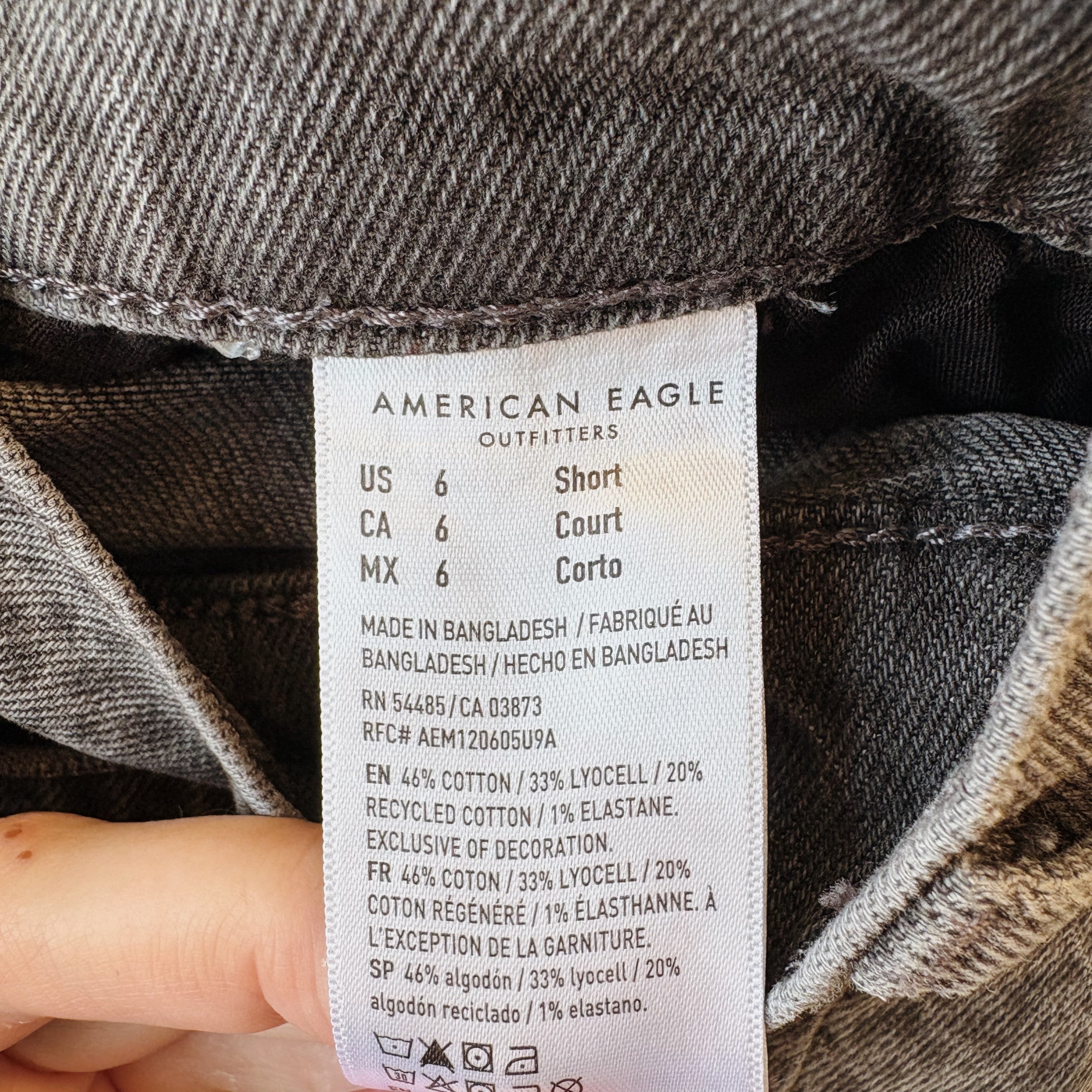 SIZE 6 | AE Patterned Jeans