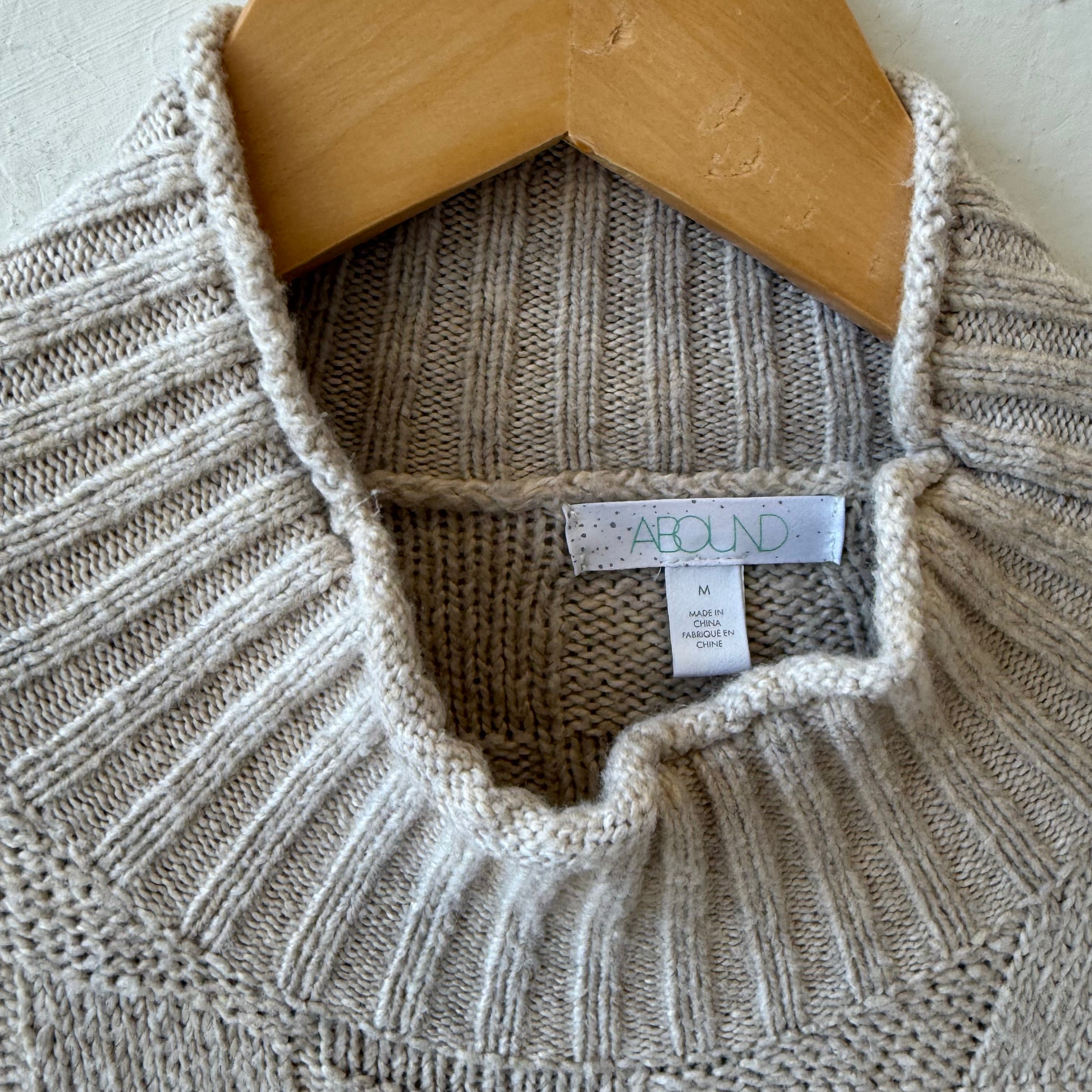 SIZE M | Cream Checkered Sweater
