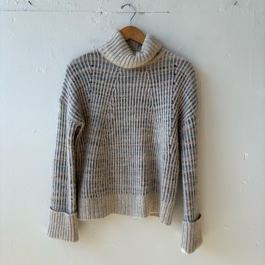 SIZE XS | Colored Ribbed Sweater