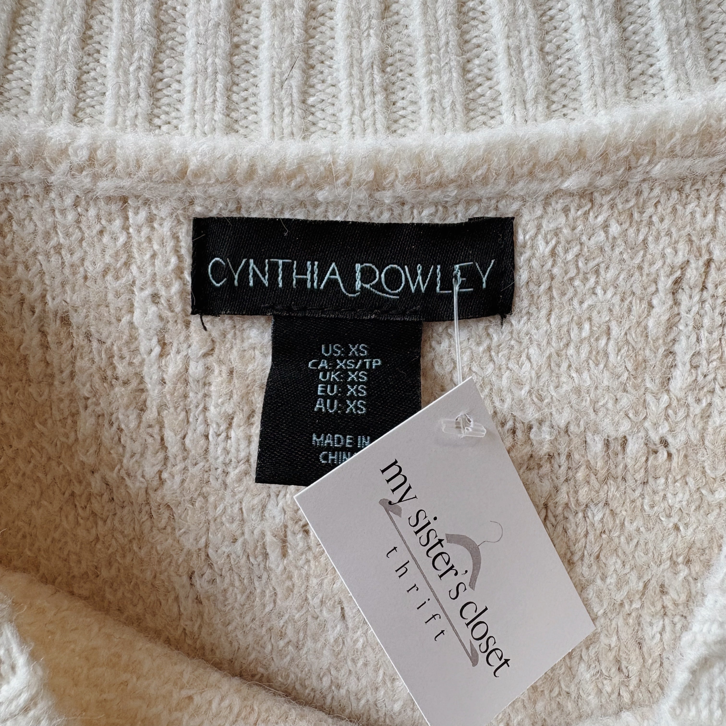 SIZE XS | Cream Patterned Sweater