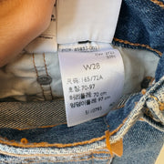 SIZE 28 | Levi Shorts