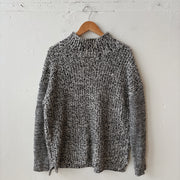 SIZE L | Black and White Sweater