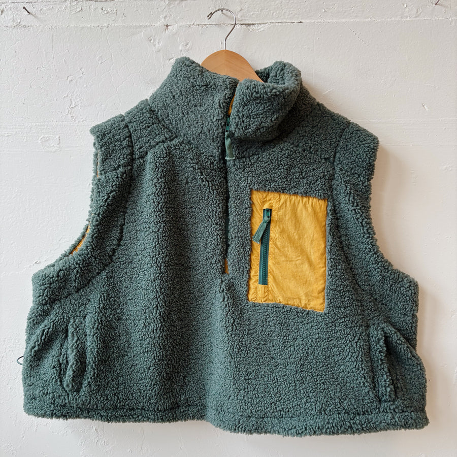 SIZE L | Green Vest