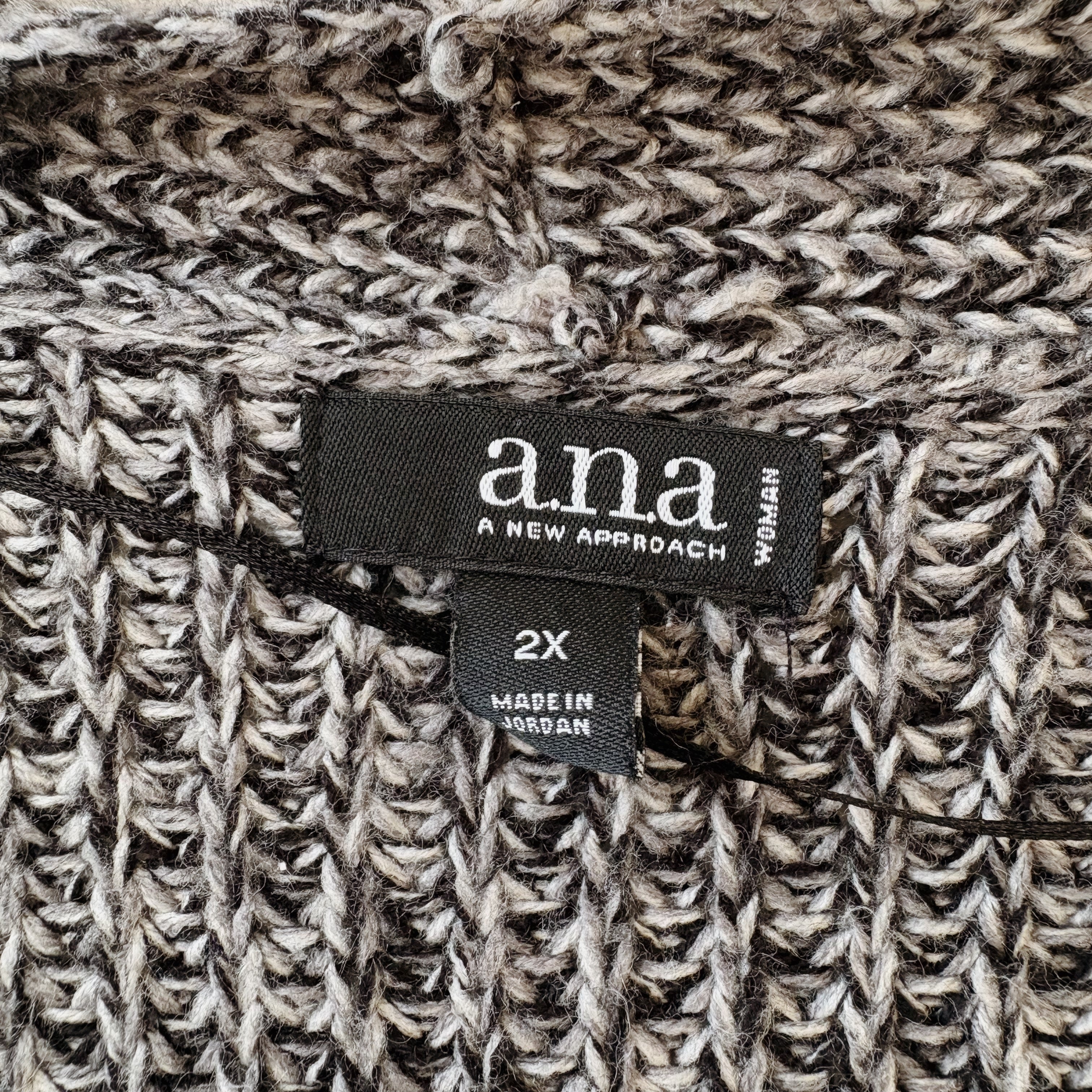 SIZE 2X | Black and White Cardigan