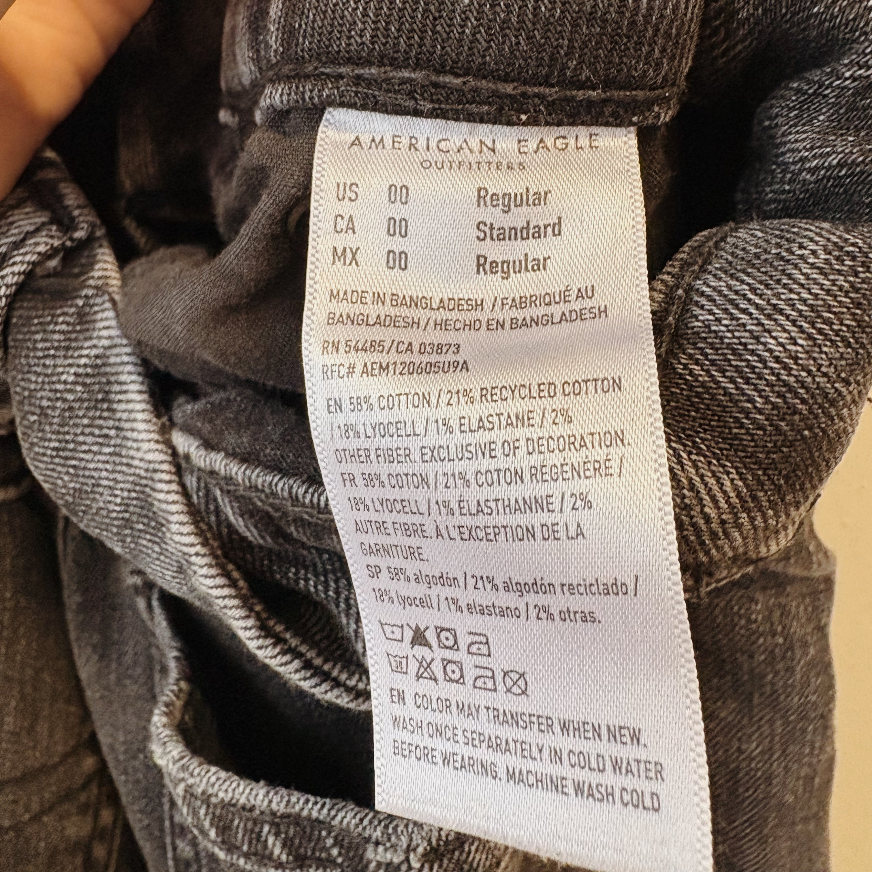 SIZE 00 | AE Black Jeans