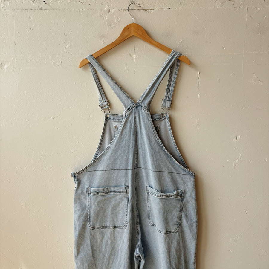 SIZE XL | Lightwash Overalls