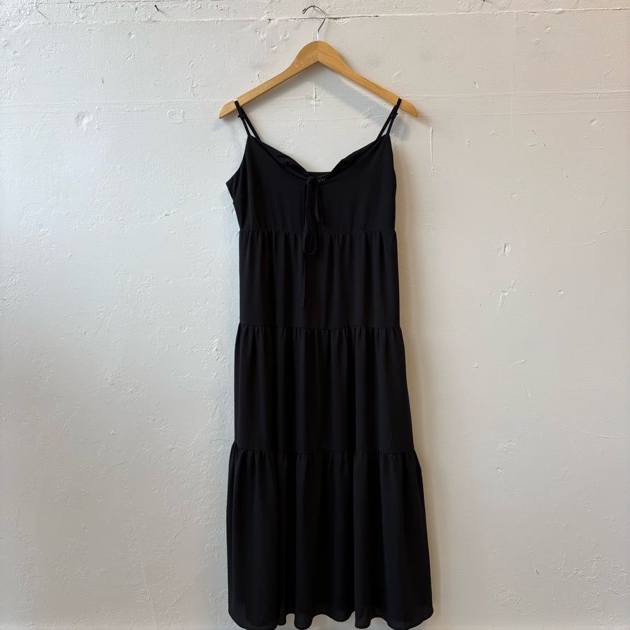 SIZE M | Black Tiered Dress