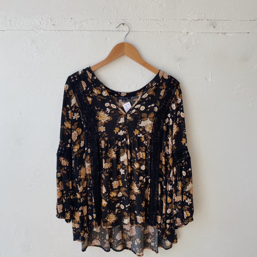 SIZE M | AE Floral Blouse